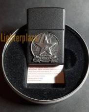 ZC000218HW103 Zippo lighter 2002 HOLLYWOOD WALK OF FAME EMBLEM. STARS OF HOLLYWOOD. Black Matte finish