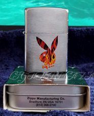 ZG00020199LZD Zippo Feuerzeug Flaming Rabbit Head 2004