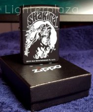 ZH0003574 Zippo Shakira 2011 - Mat zwarte.